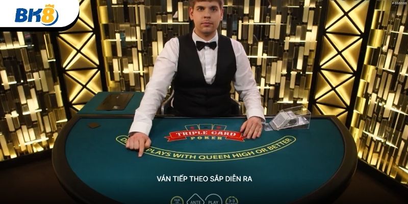 Dealer luôn ở vị trí trung tâm 